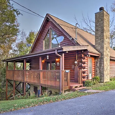 Sevierville Cabin With Lake Access And Private Hot Tub